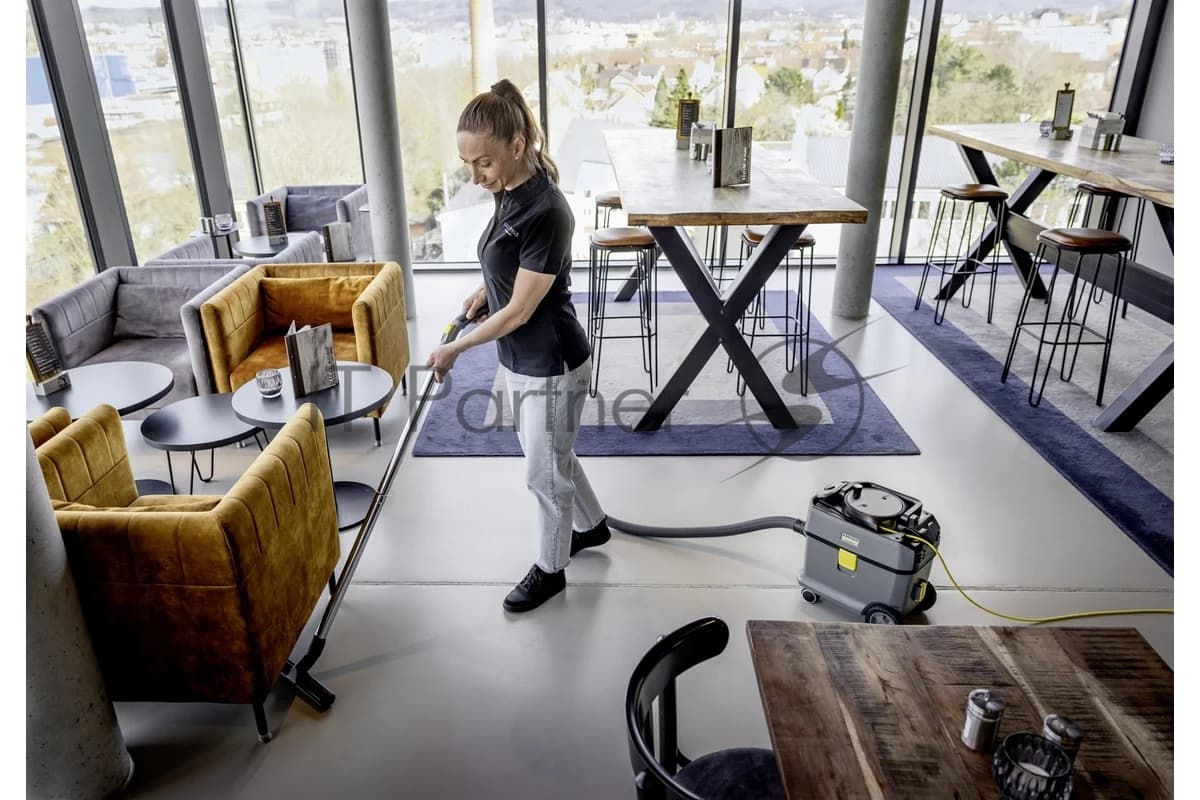 KARCHER Karcher Пылесос Karcher T 15/1 серый/черный, 585 Вт